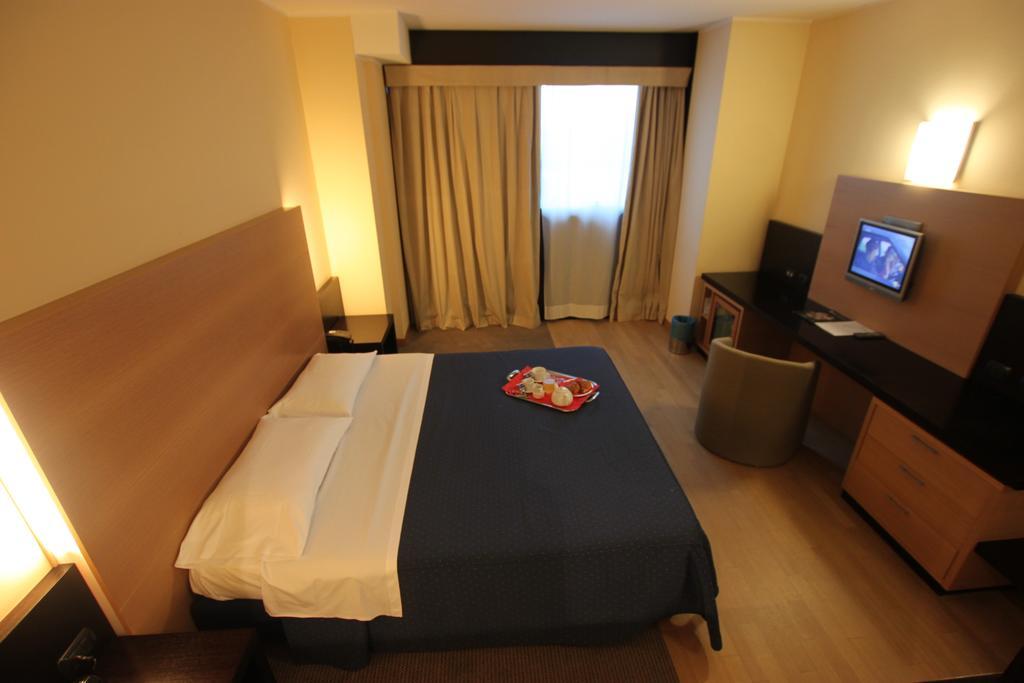 Golf Hotel Milano Opera Rum bild