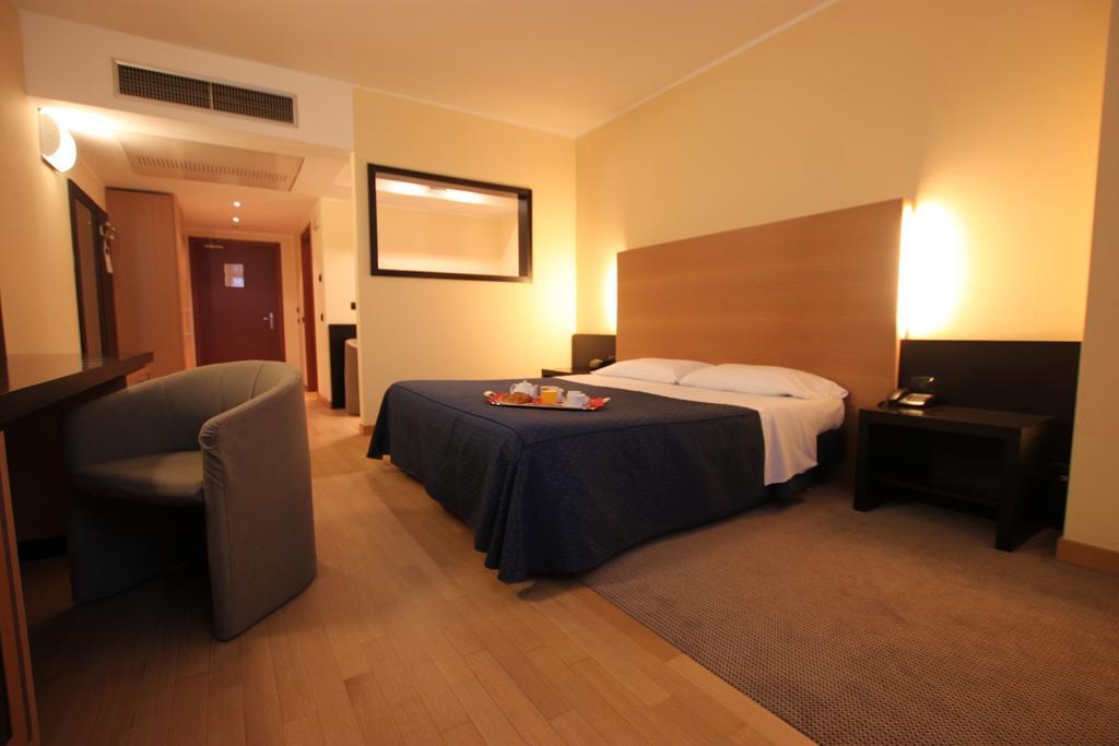 Golf Hotel Milano Opera Rum bild
