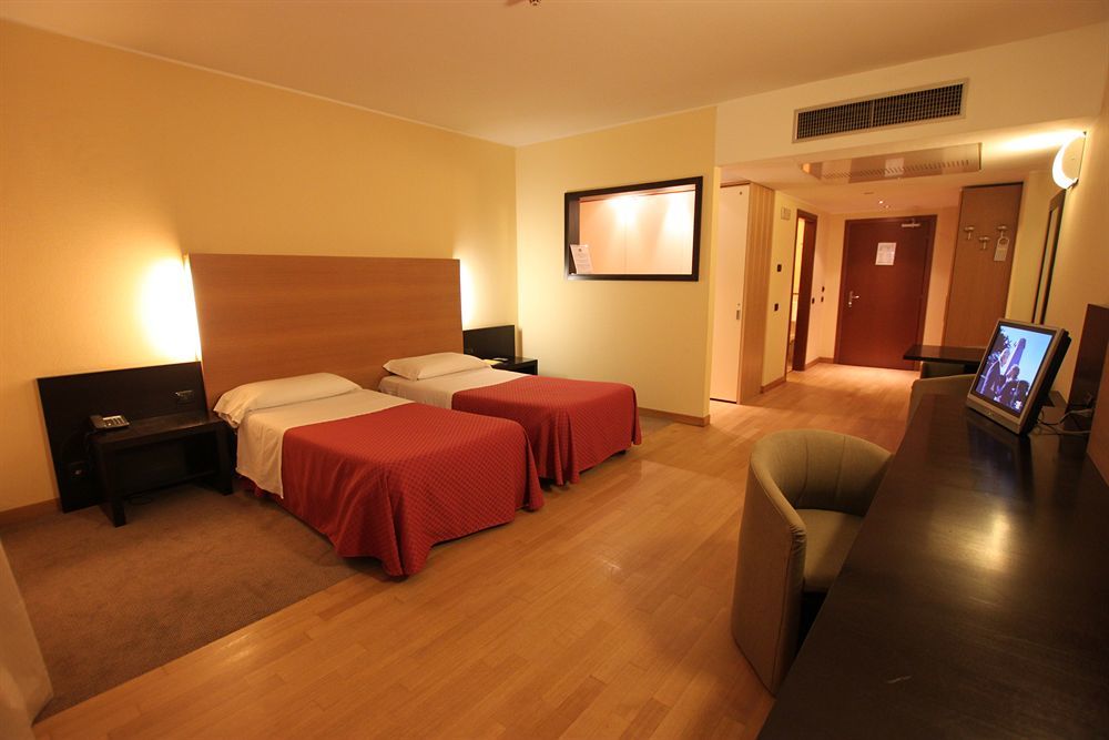 Golf Hotel Milano Opera Exteriör bild